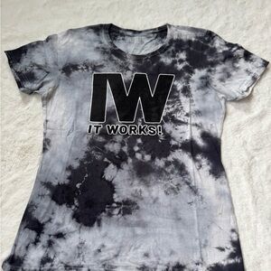 IT WORKS! Tie-Dye Short Sleeve Tee